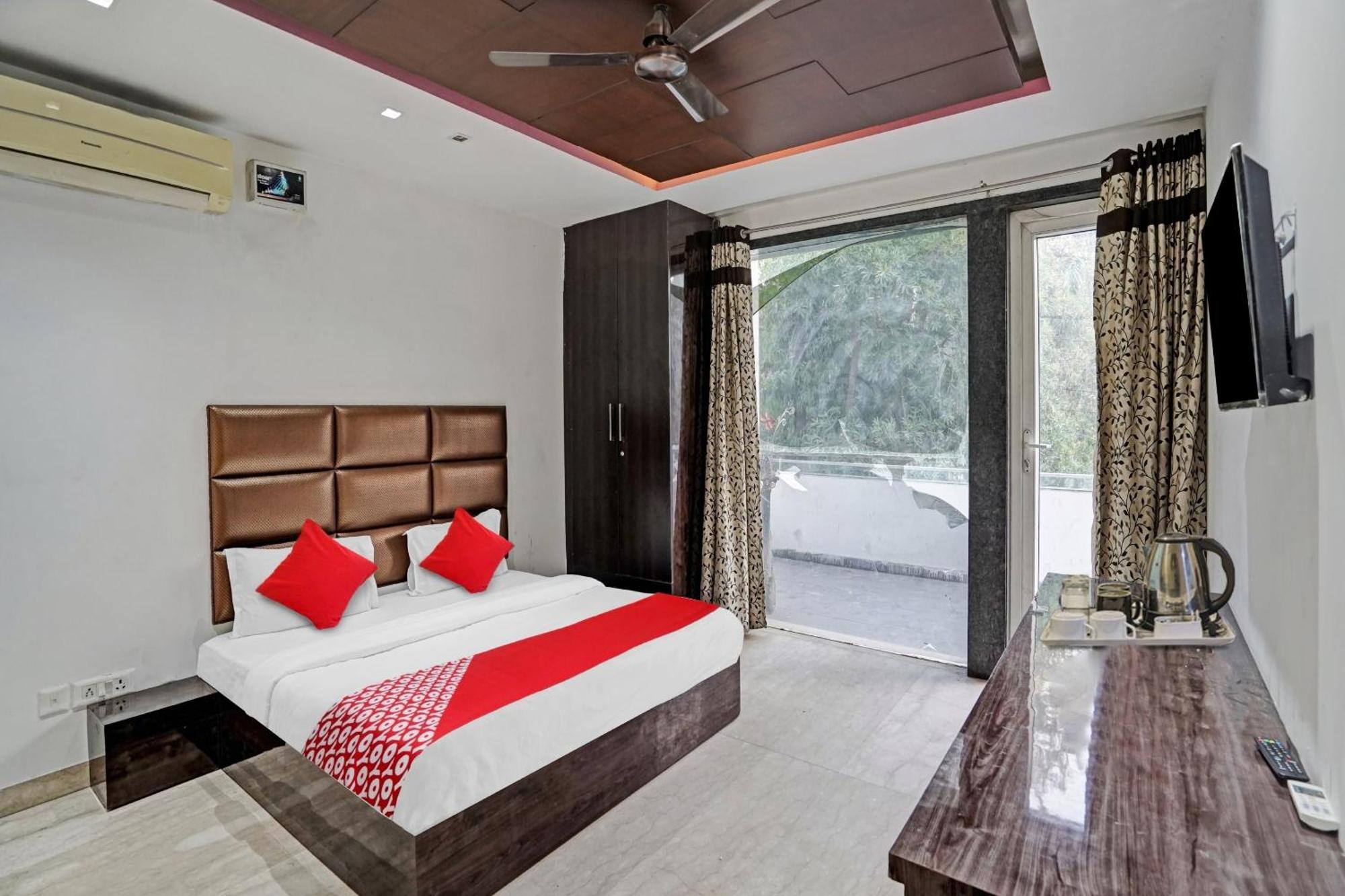 Hotel O South Galaxy New Delhi Exterior photo