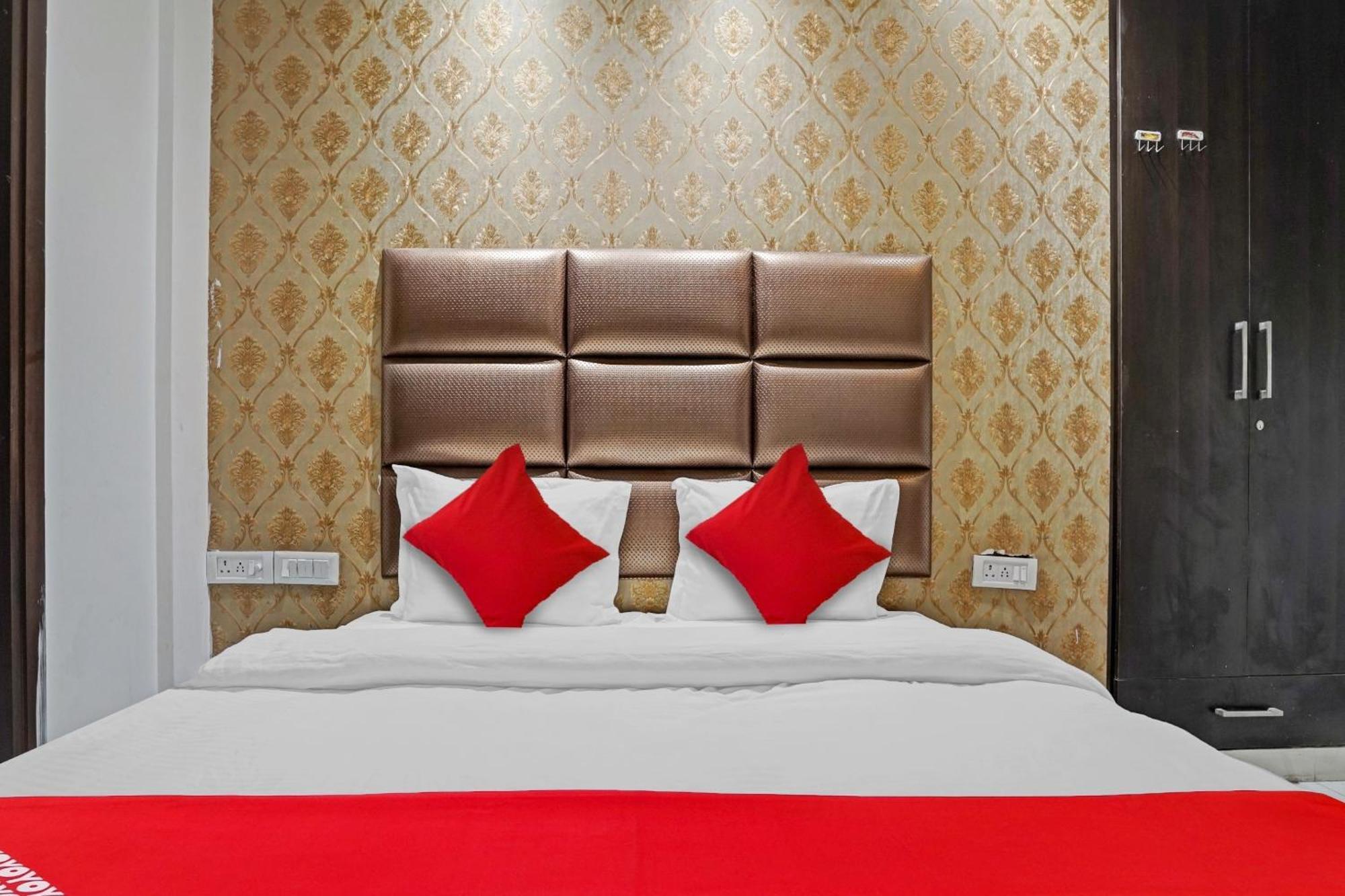 Hotel O South Galaxy New Delhi Exterior photo